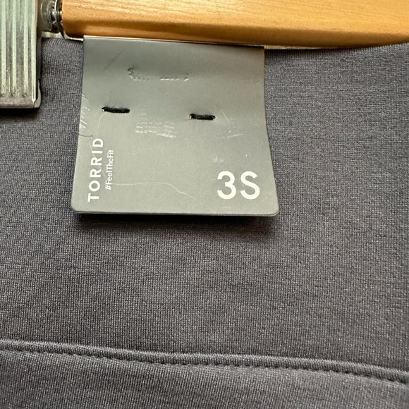 Torrid Pants, size 3S - Picture 3 of 4